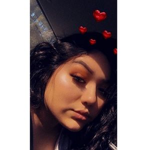 Meet your Posher, Zaira